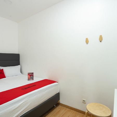 Reddoorz Plus @ Danau Sunter Utara Yakarta Exterior foto