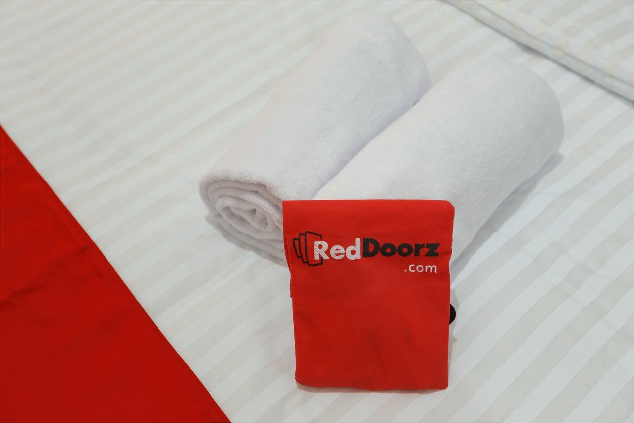 Reddoorz Plus @ Danau Sunter Utara Yakarta Exterior foto