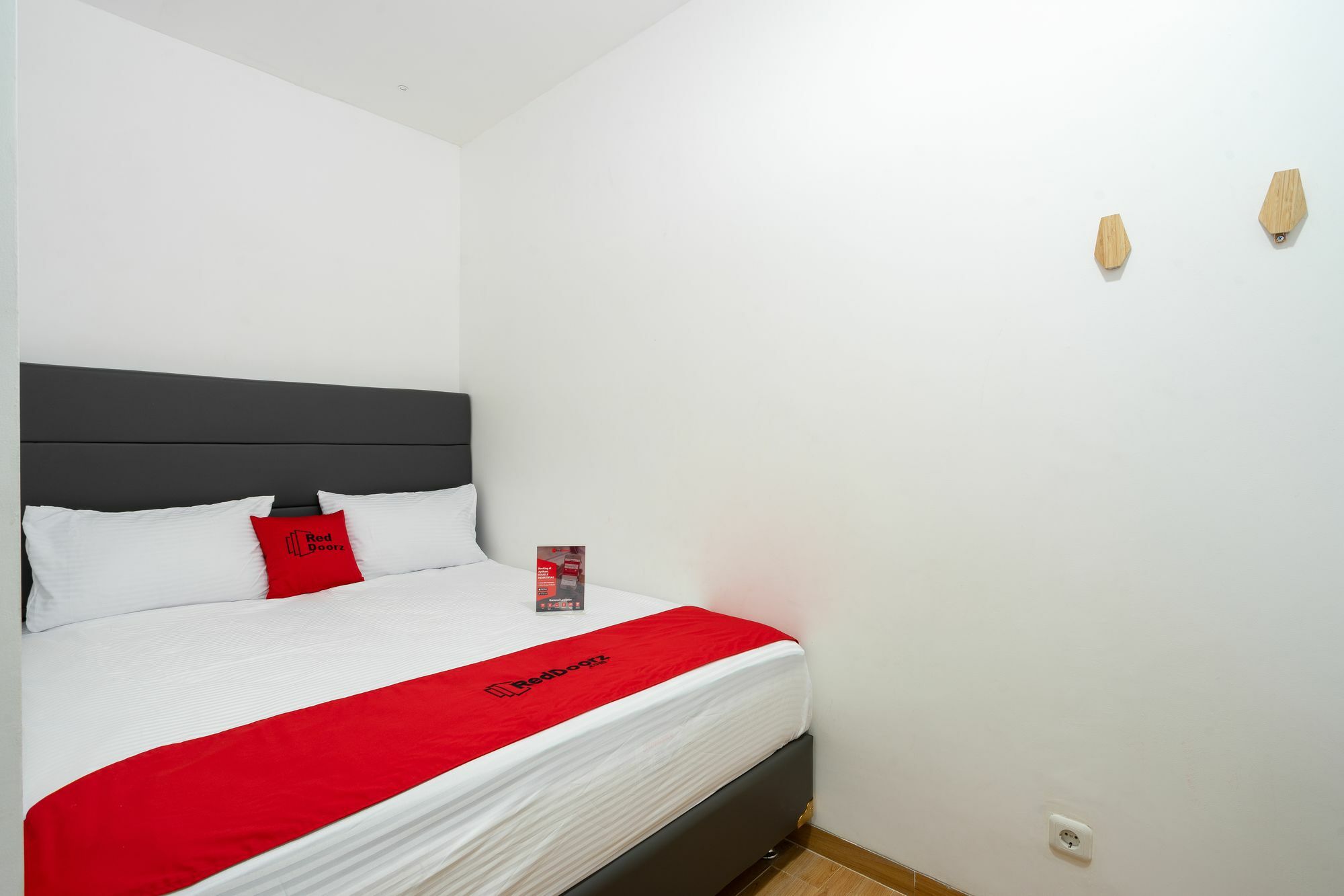 Reddoorz Plus @ Danau Sunter Utara Yakarta Exterior foto