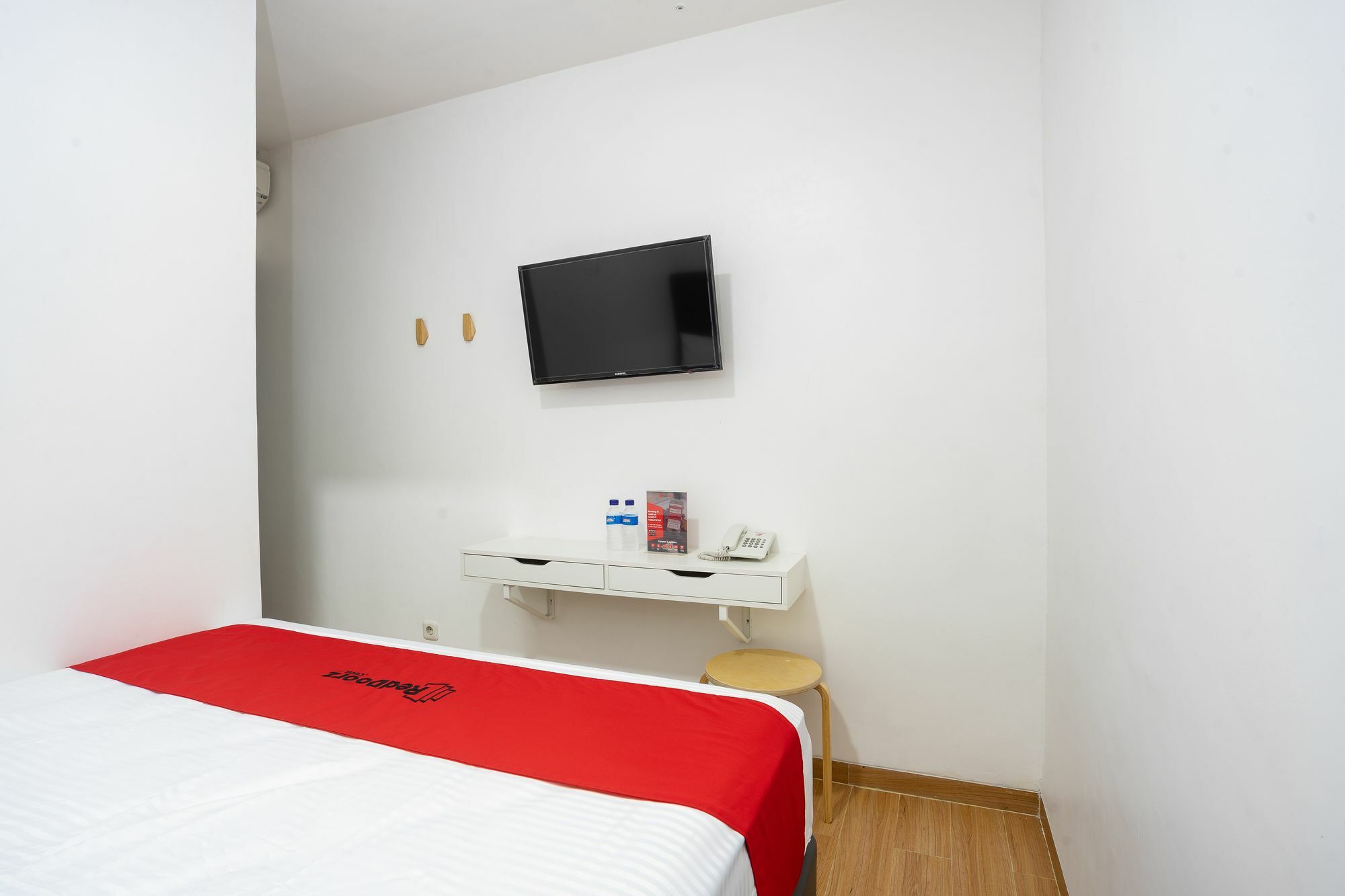 Reddoorz Plus @ Danau Sunter Utara Yakarta Exterior foto